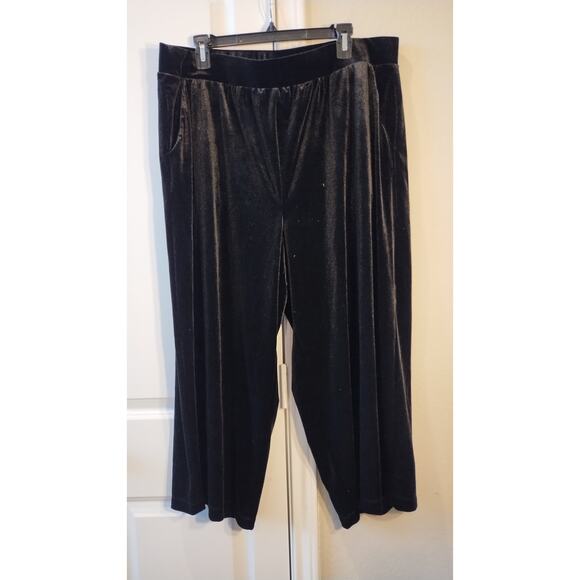 Torrid Black velvet culotte pants Size 2 - Picture 1 of 12